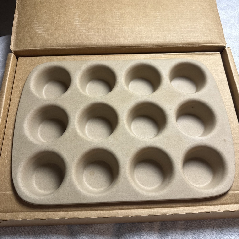Pampered Chef Family Heritage Stoneware Muffin Pan 12 Cup 1465